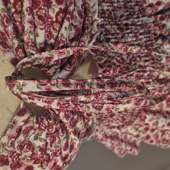 Floral Strapless Ruffle Dress So Adorable  . - Picture 2 of 4